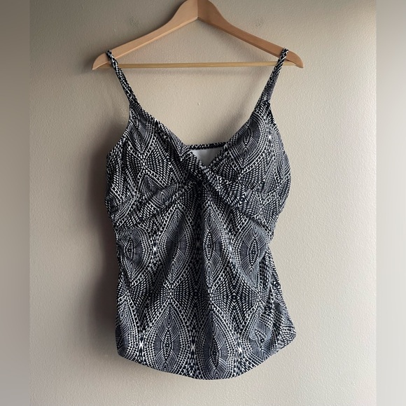 Kona Sol Other - New Kona Sol Women Swimsuit Top Size XL